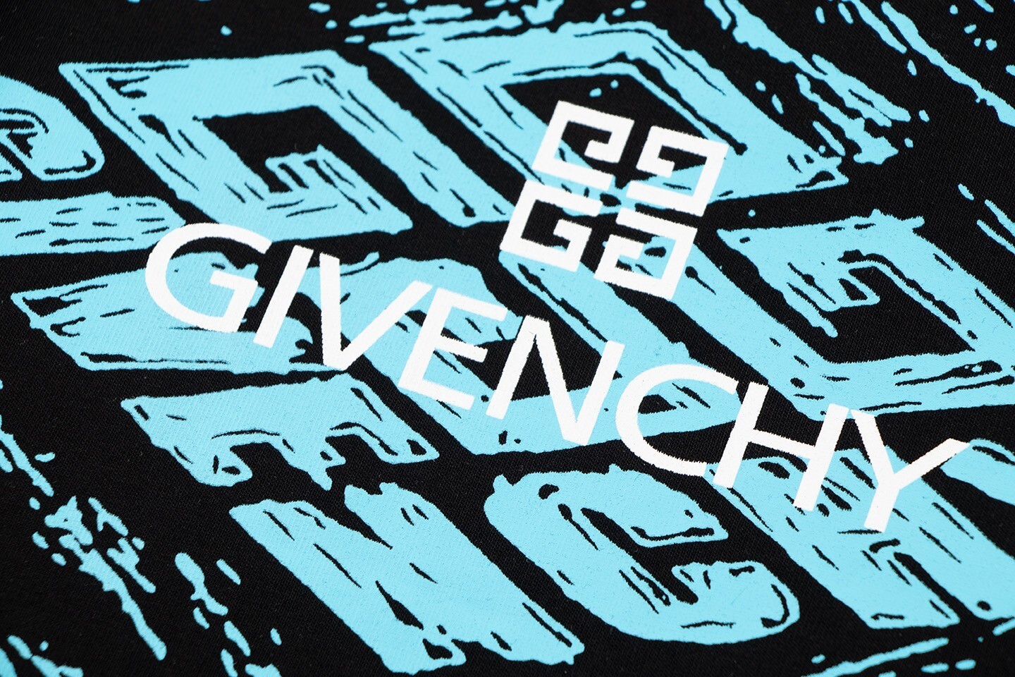 Givenchy T-shirt with a Blue Graphic Logo Print - Image 4